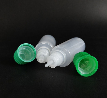 Botol dropper plastik yang dapat mendistribusikan cairan dengan permukaan halus