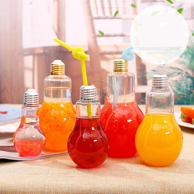 Cangkir bohlam dengan tutup jerami untuk pesta Botol berbentuk bohlam plastik Bagian bawah bercahaya LED bohlam yang dapat diisi