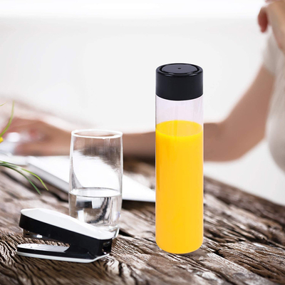 Botol teh susu bebas BPA dengan sekrup di tutup Bentuk bulat persegi dan pegangan yang nyaman