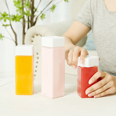 Minum botol teh susu dengan kapasitas 0,5 kg dan isolasi