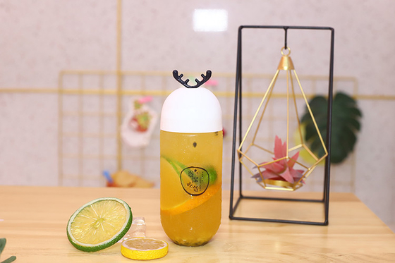 Botol teh susu plastik tahan kebocoran dengan sekrup di tutup dan pegangan
