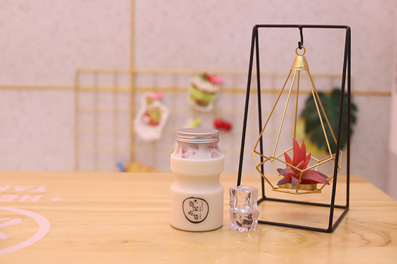 Botol Teh Susu Medium Dengan Sekrup Di Tutup Disesuaikan Dan Ukuran Menengah