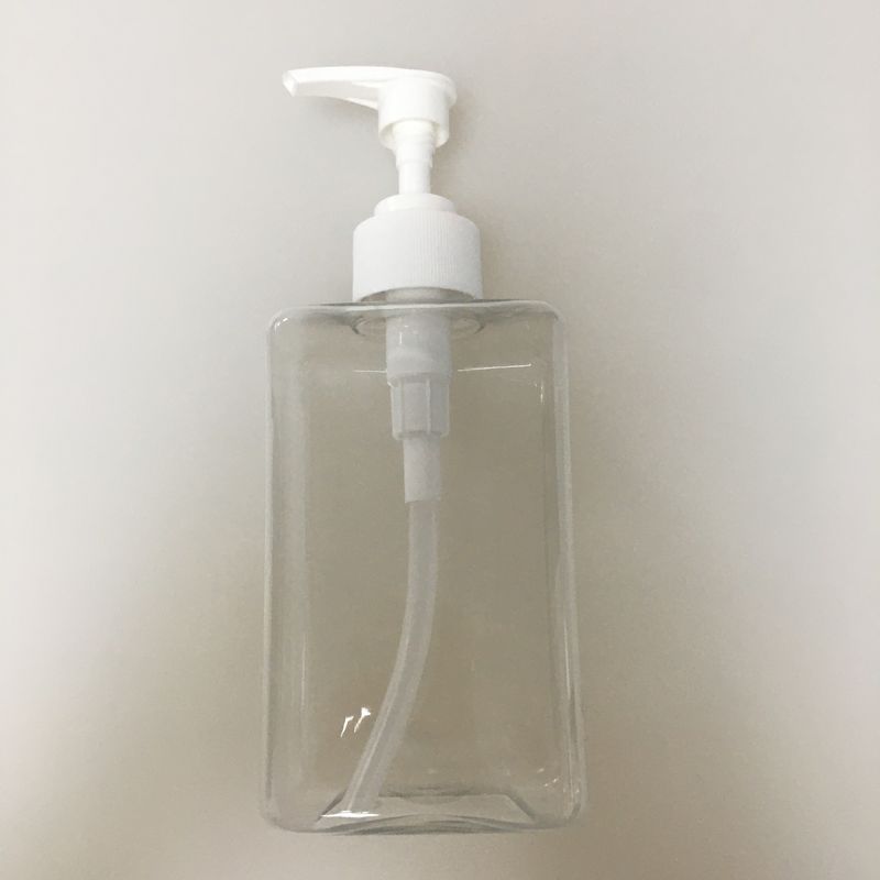 Botol PET sablon sutra dengan pompa lotion yang menyediakan penahanan serum yang aman dan fungsi pengeluaran yang mudah digunakan