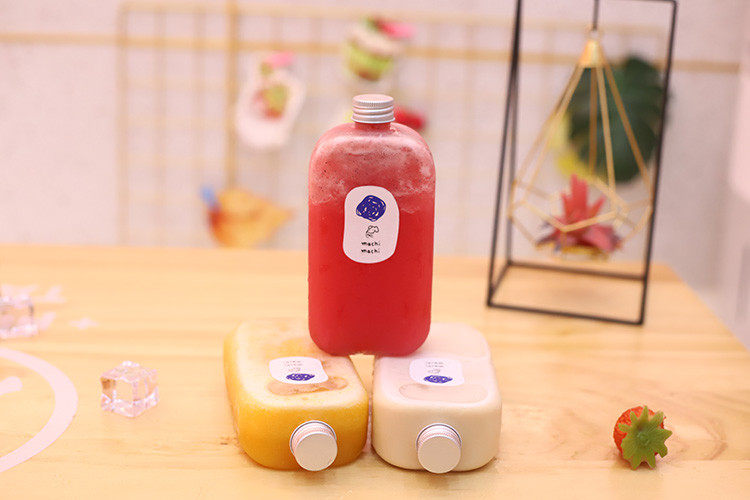 Botol Minuman Cairan dan Teh Berukuran Kuadrat dan Bulat dengan Sekrup Buktinya di Tutup
